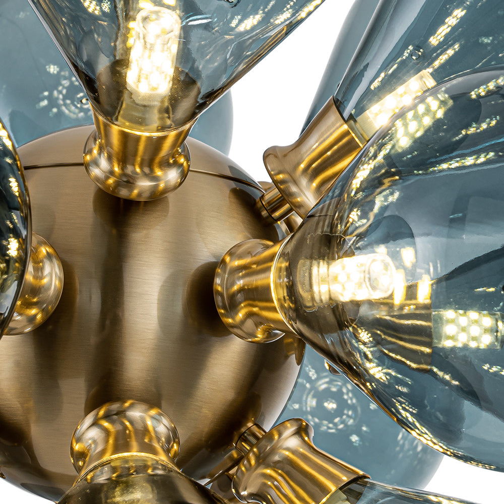 Lámpara de araña de burbujas de cristal azul Quimera en un salón contemporáneo – imagen 17