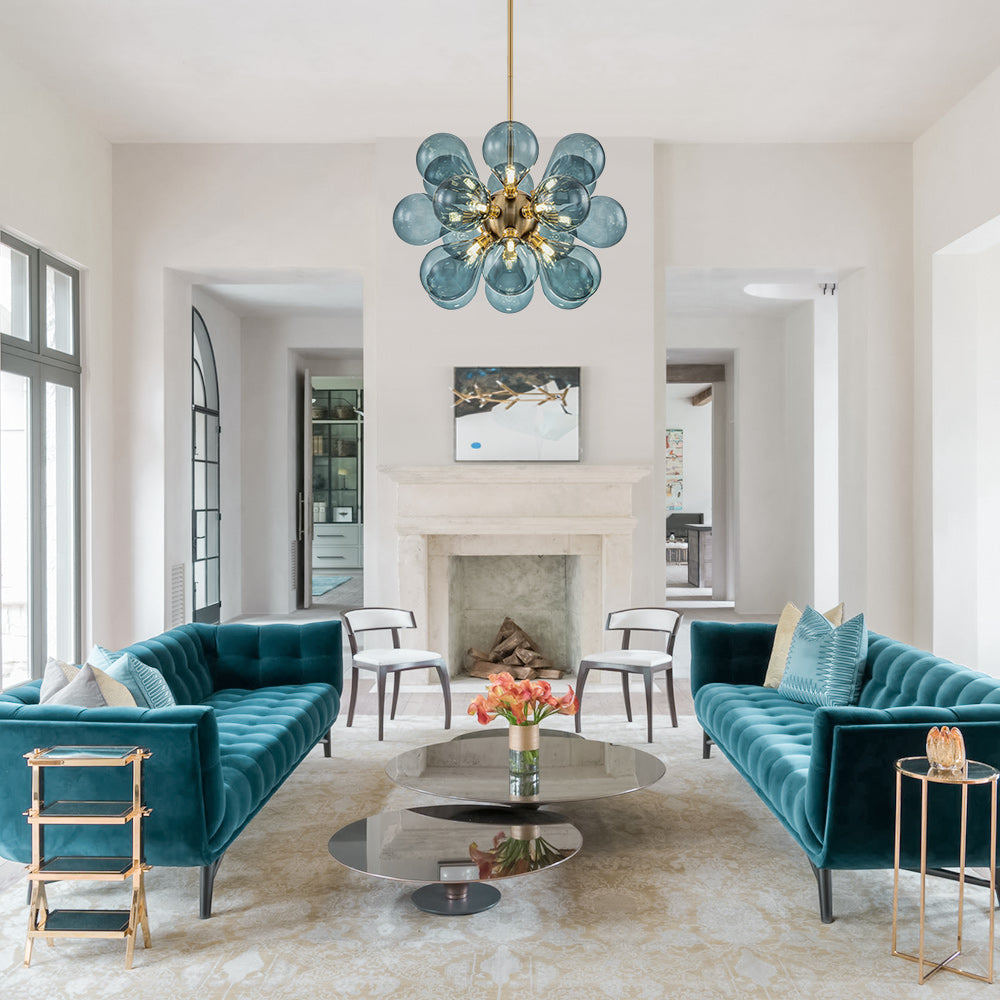 Lámpara de araña de burbujas de cristal azul Quimera en un salón contemporáneo – imagen 11