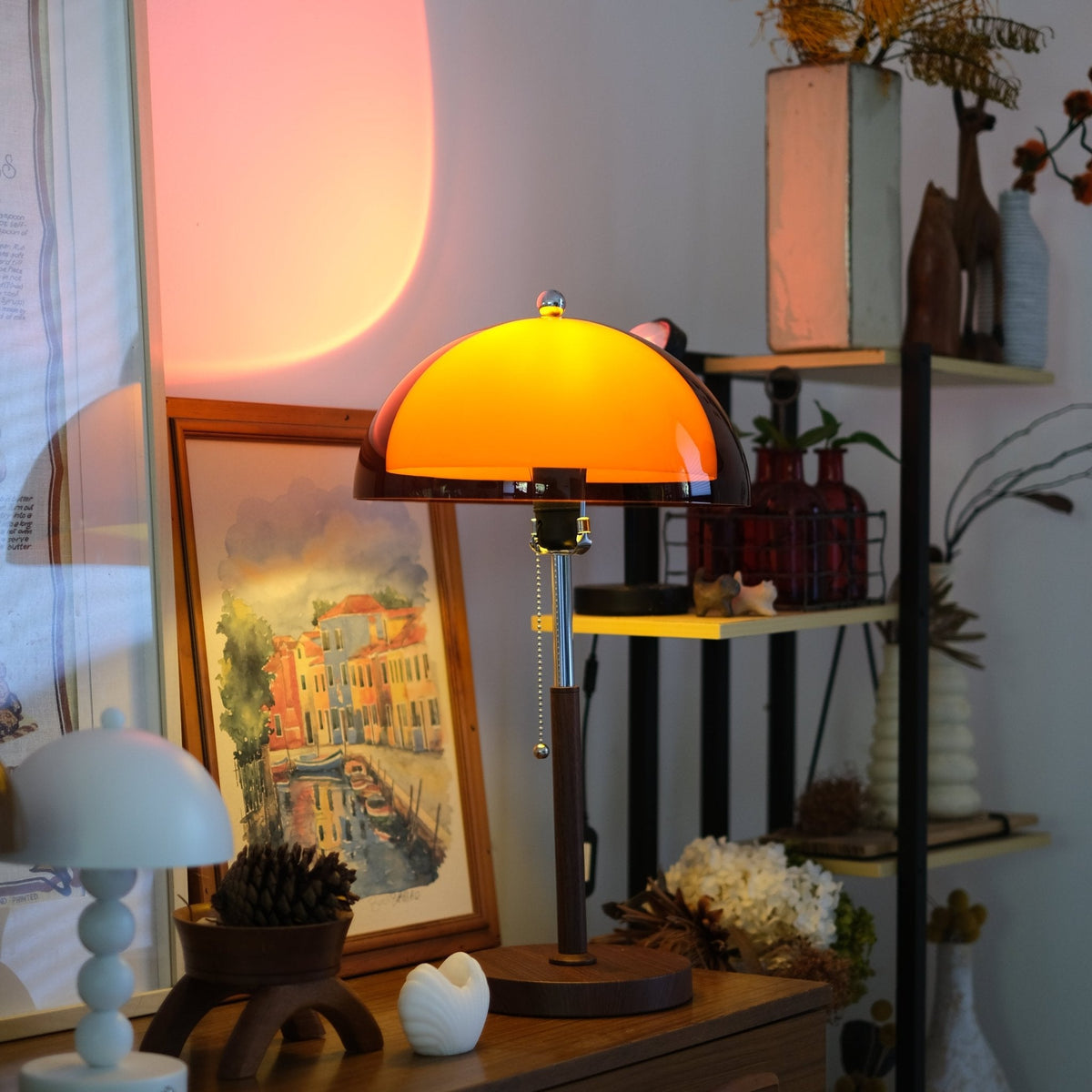 Lámpara de mesa seta retro Ambarel en un salón de estilo vintage – imagen 3