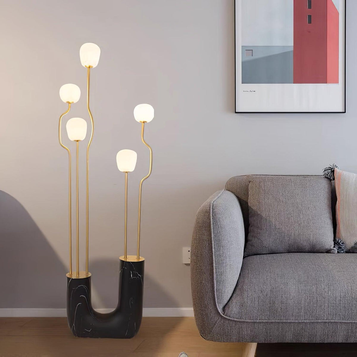 Lámpara de pie escultural con cinco globos de cristal Maliora en un salón de estilo contemporáneo – imagen 11