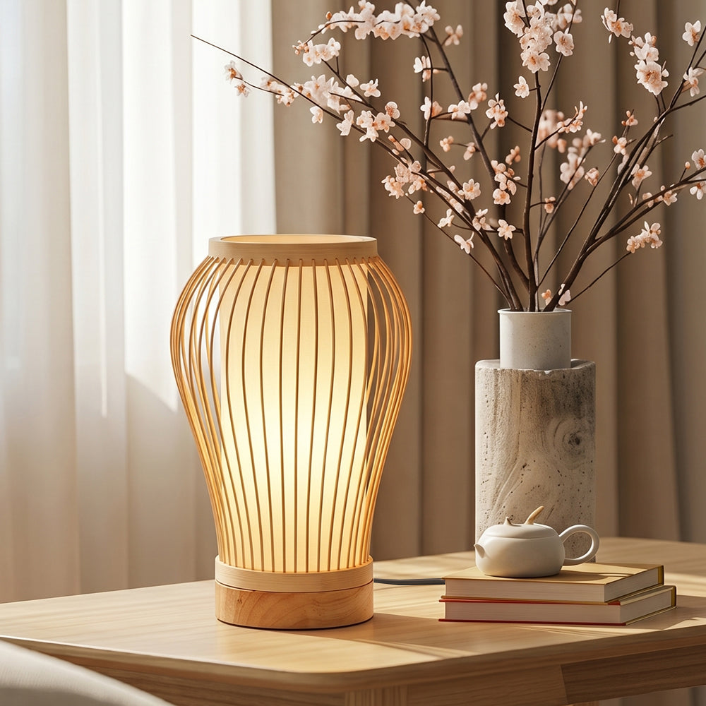 Lámpara de mesa de bambú Libamba en un salón de estilo japandi – imagen 3