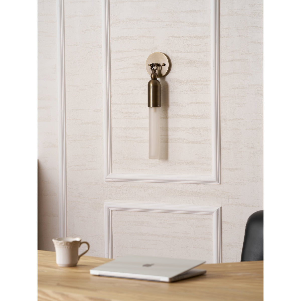 Aplique de pared de latón Pavesa junto a un espejo – imagen 26