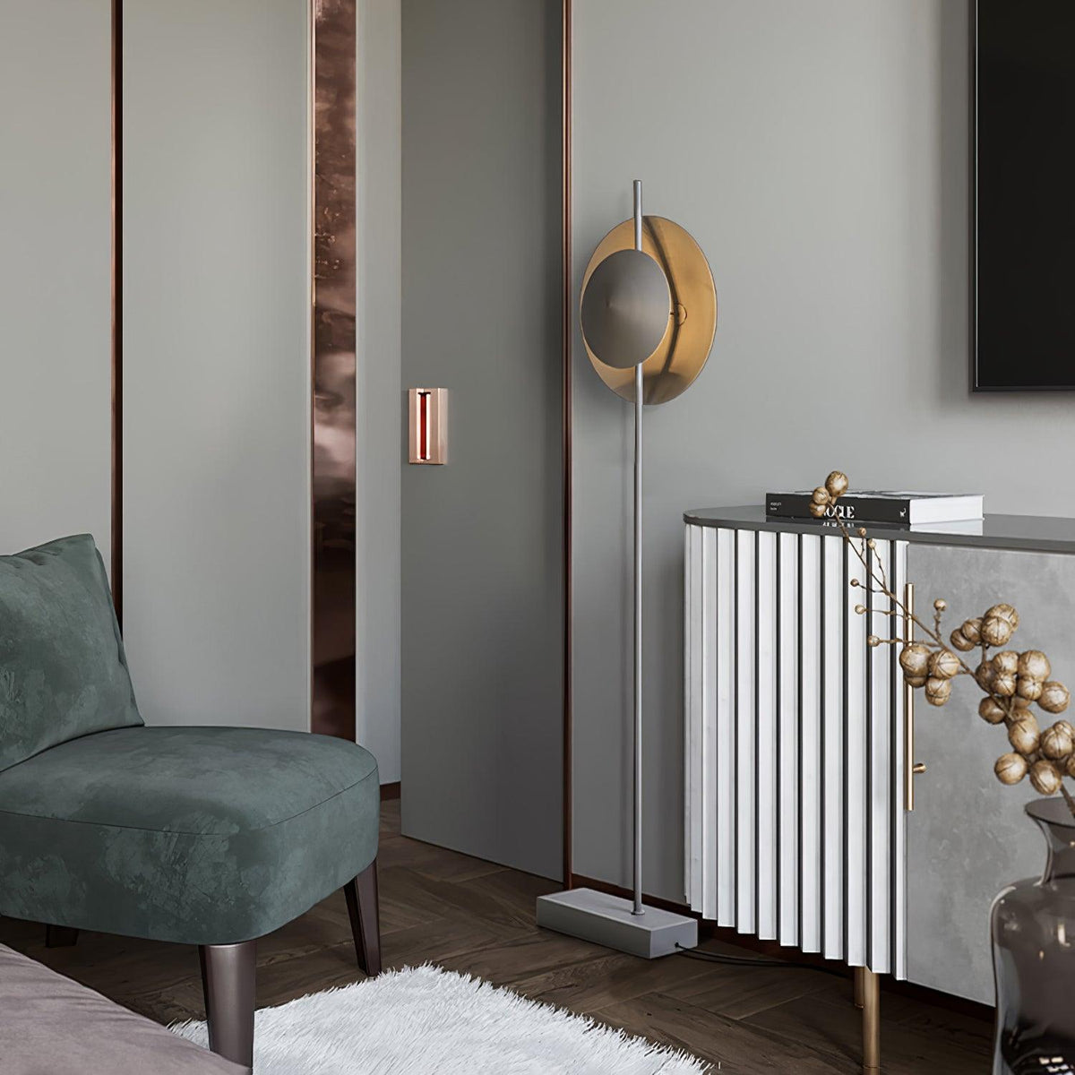 Lámpara de pie con dos pantallas circulares grises Eclipra junto a un sillón en un dormitorio – imagen 17