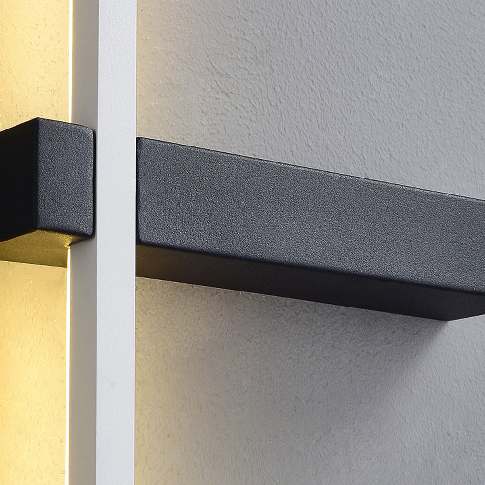 Prisma: Aplique de Pared Multicolor de Diseño Lineal en Metal y Acrílico