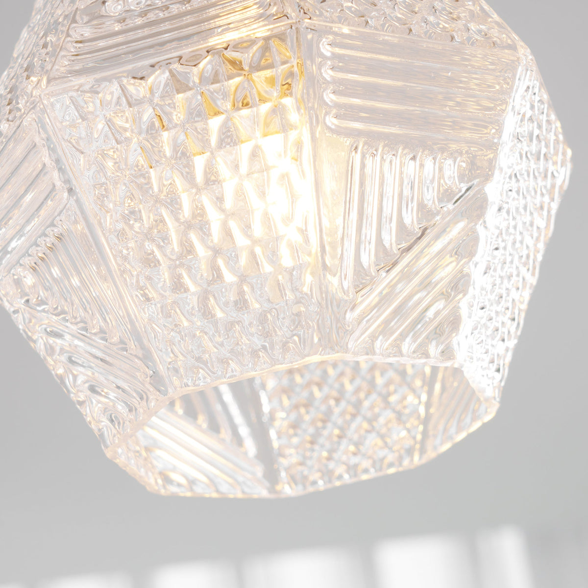 Lámpara de techo art déco Joyela en un dormitorio elegante – imagen 30
