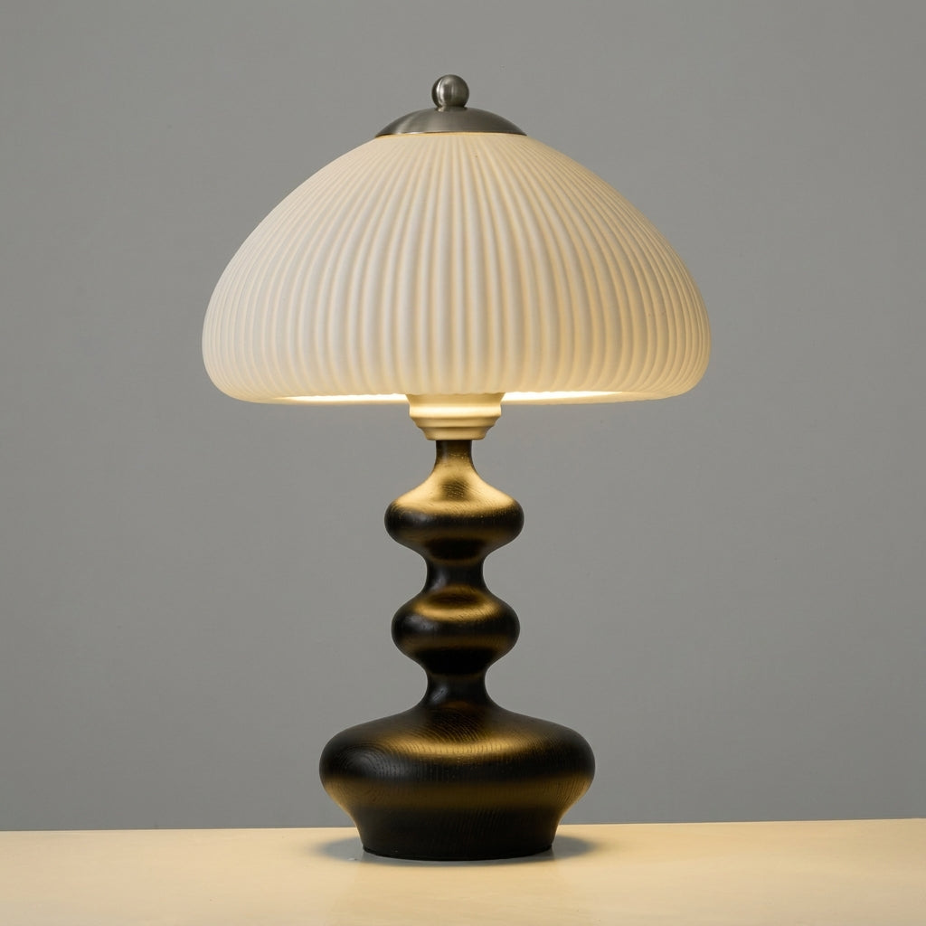 Lámpara de mesa de madera torneada Ruecola – encendida en negro