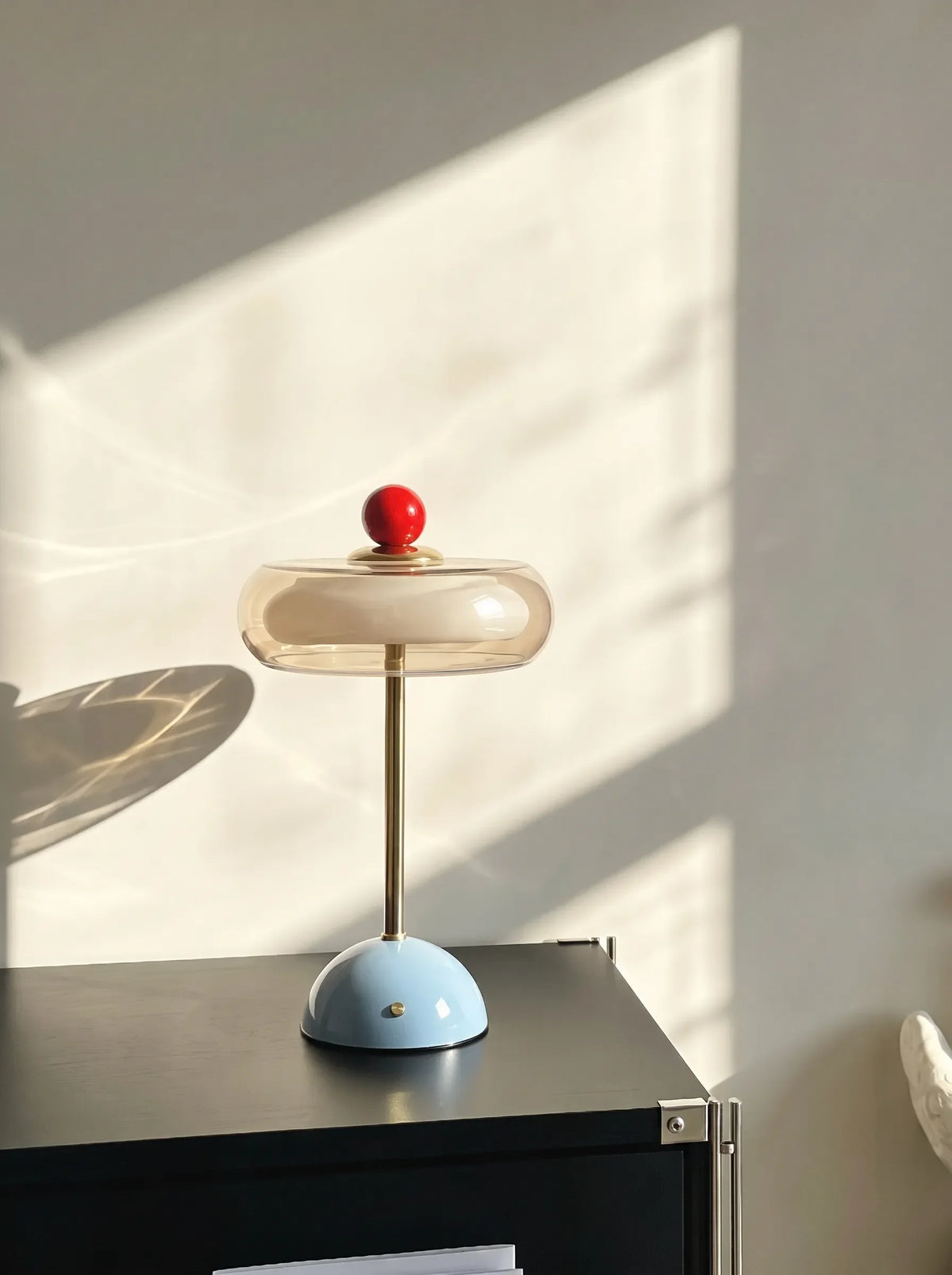 Lámpara de mesa recargable retro Confita – vista principal