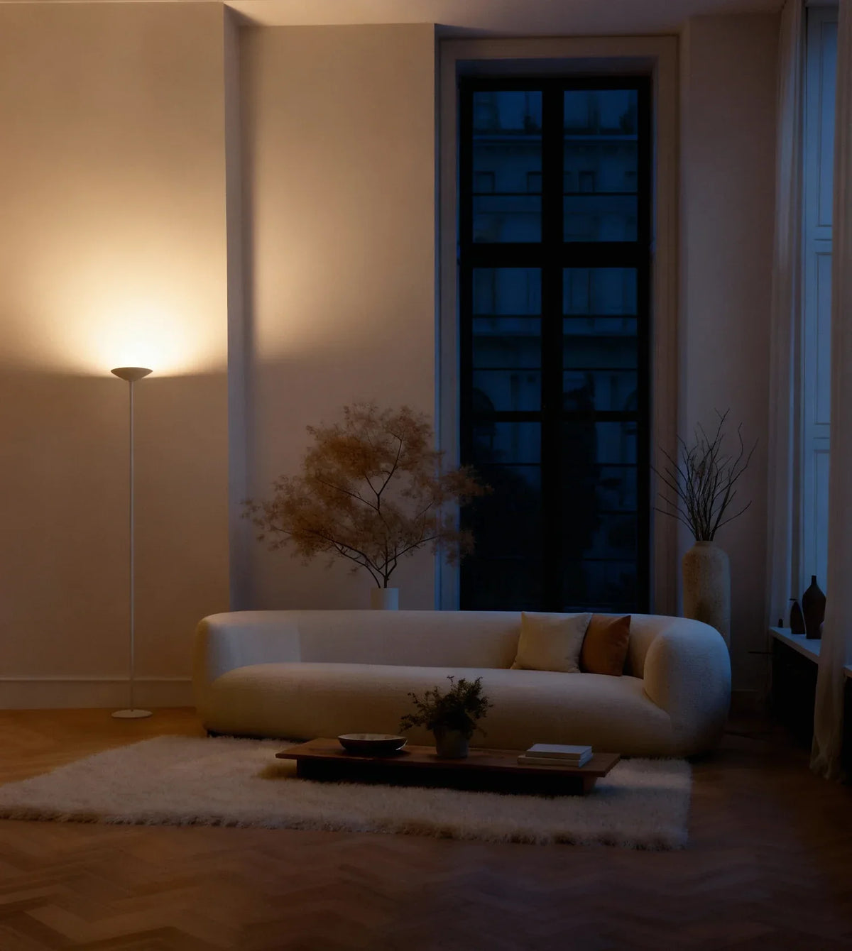 Lámpara de pie LED Rivora en un salón sereno – imagen 10