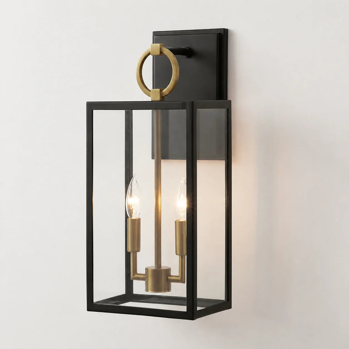 Aplique de pared exterior Candelo junto a una puerta de entrada – imagen 15