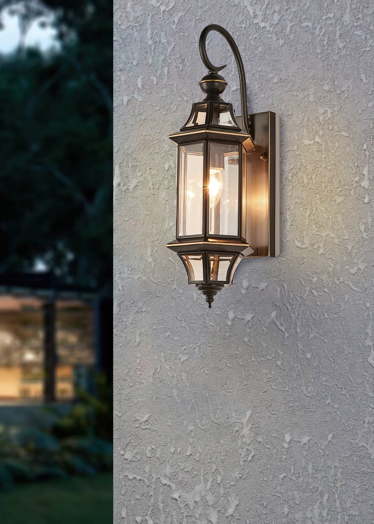 Farol de pared exterior clásico Orsela en una fachada – imagen 17