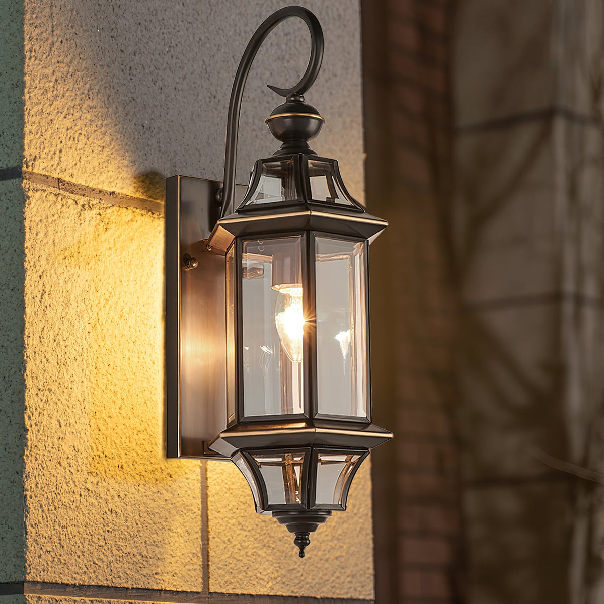 Farol de pared exterior clásico Orsela en una fachada – imagen 18