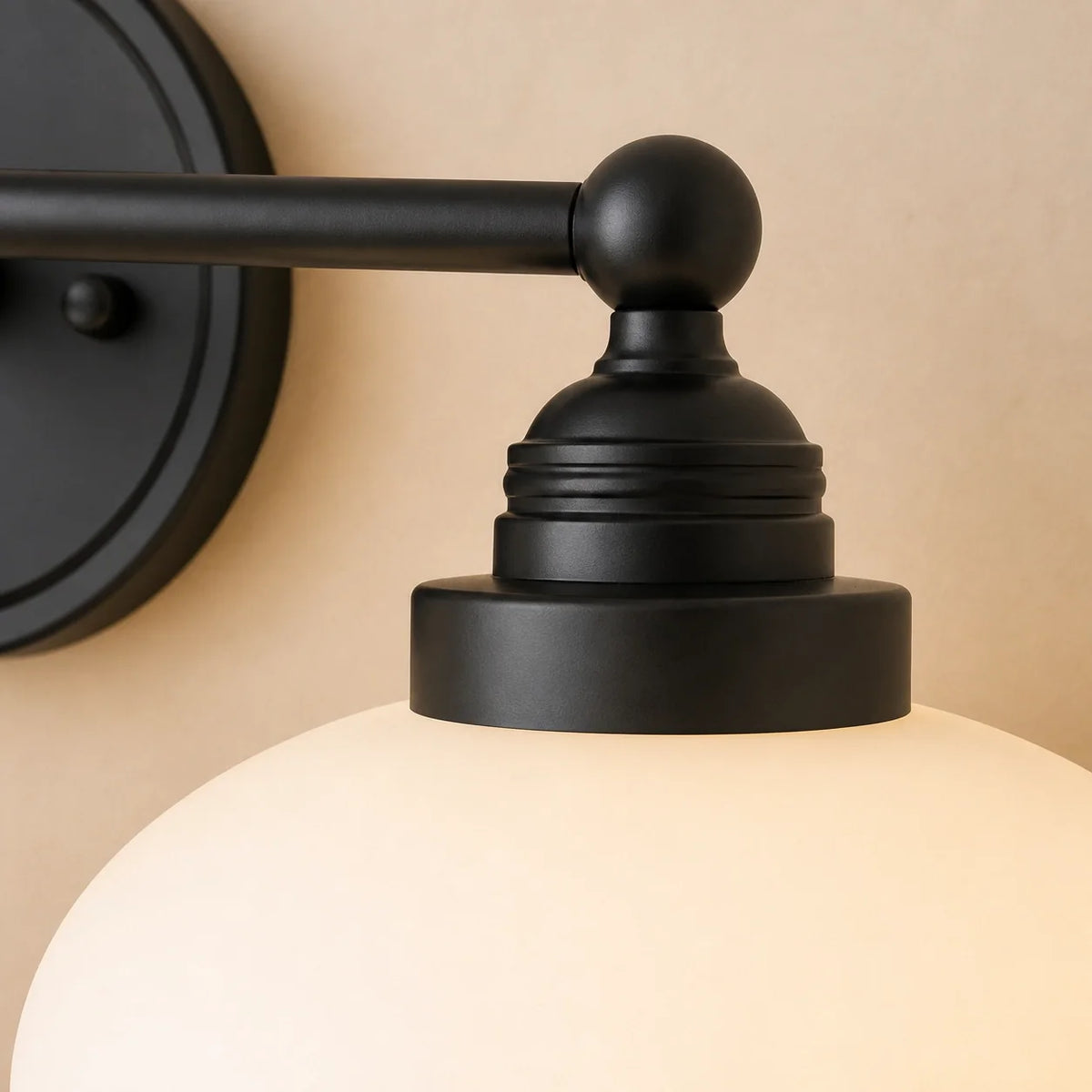 Aplique de pared vintage Ferrola en un baño con encanto – imagen 6