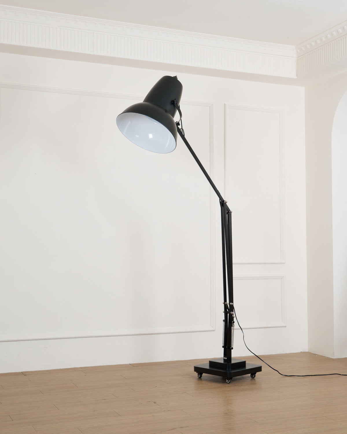 Lámpara de pie gigante articulada Titanela – negro
