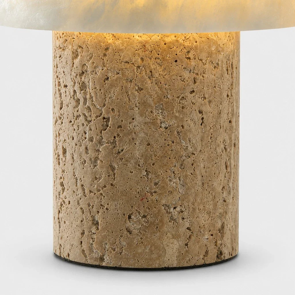 Lámpara de mesa seta de travertino Cepela sobre una cómoda luminosa – imagen 15