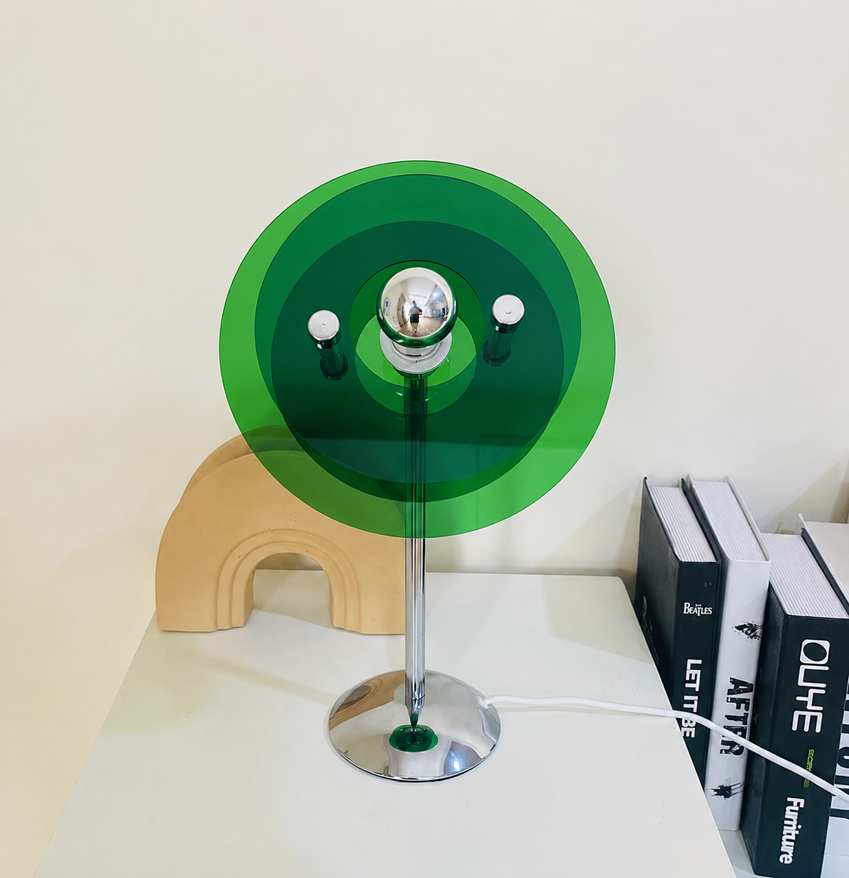 Yuniva - Lámpara de Mesa Geométrica LED con Diseño Elegante - 23cm de Diámetro