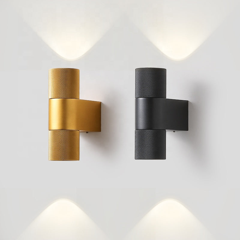 Aplique de pared exterior Nacira – versiones dorada y negra