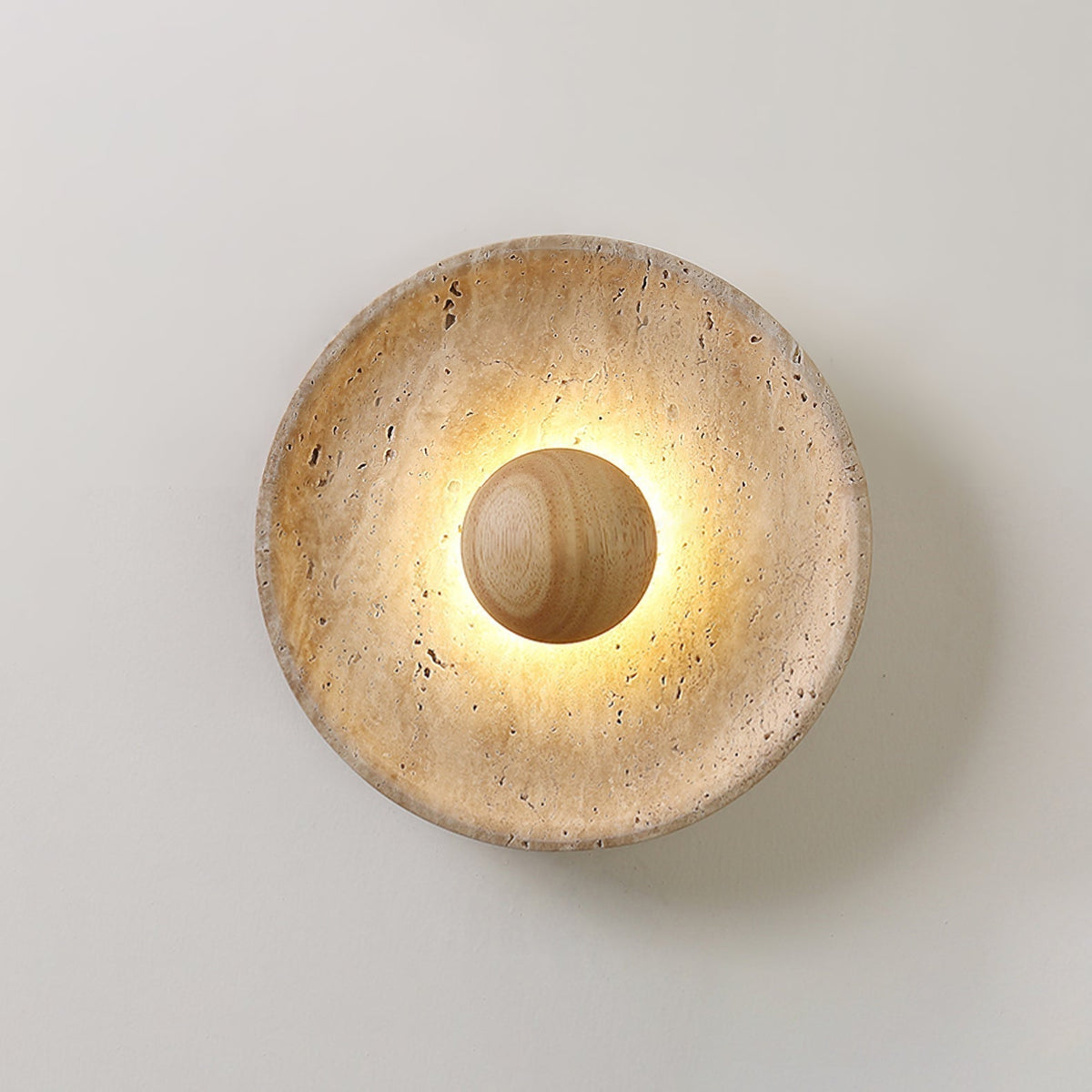 Aplique de pared de travertino Heliana – esfera de madera natural