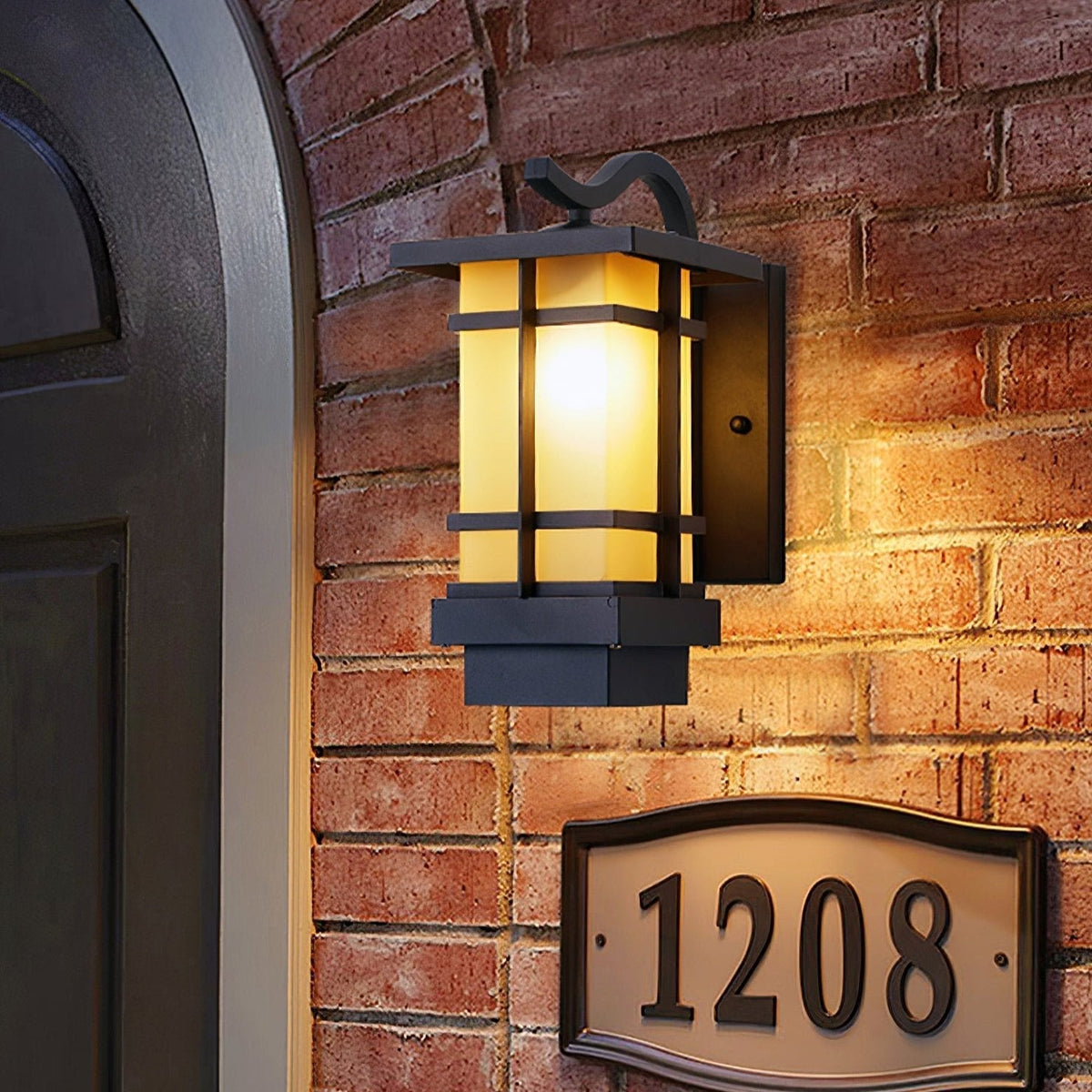 Aplique de pared exterior farol Jilaro – encendido junto al número de la casa