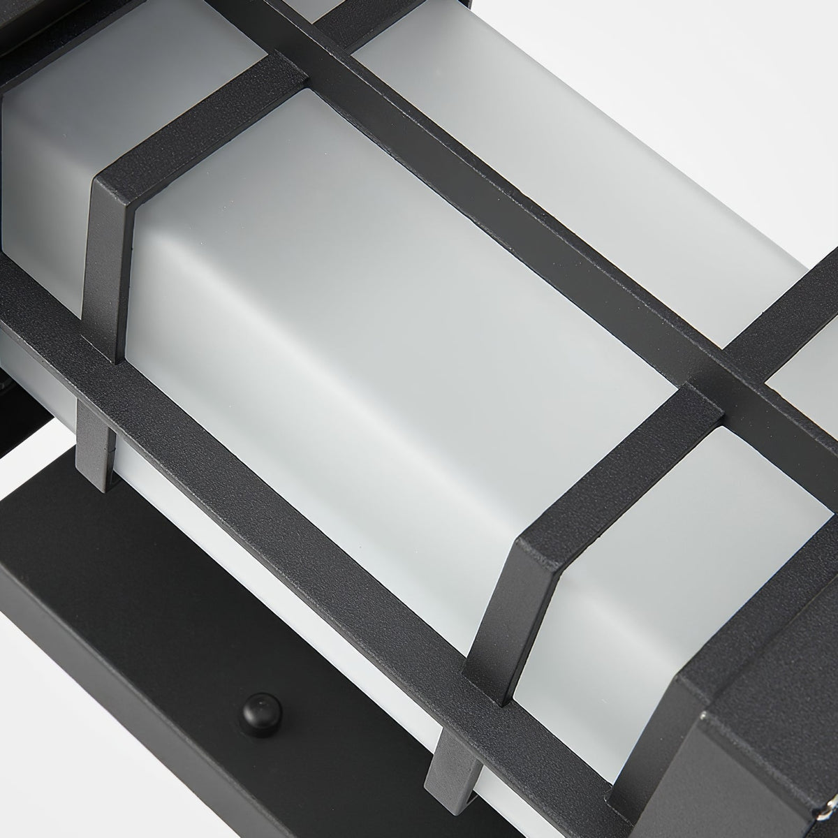 Aplique de pared exterior farol Jilaro – detalle de la estructura de hierro