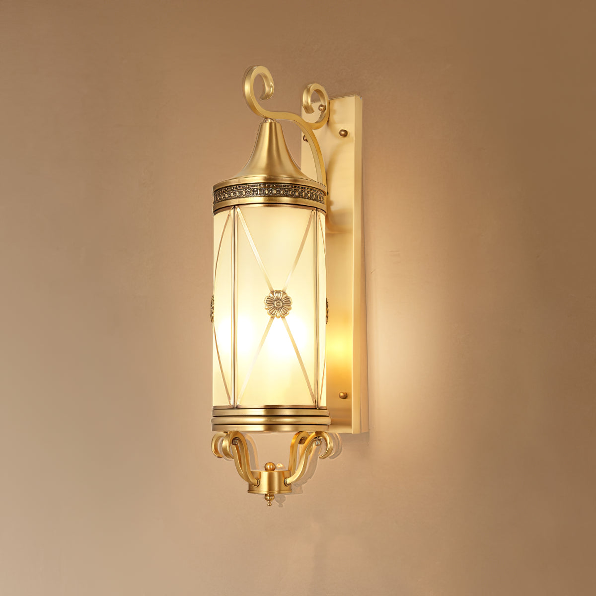 Aplique de pared exterior Inzara en una fachada – imagen 9