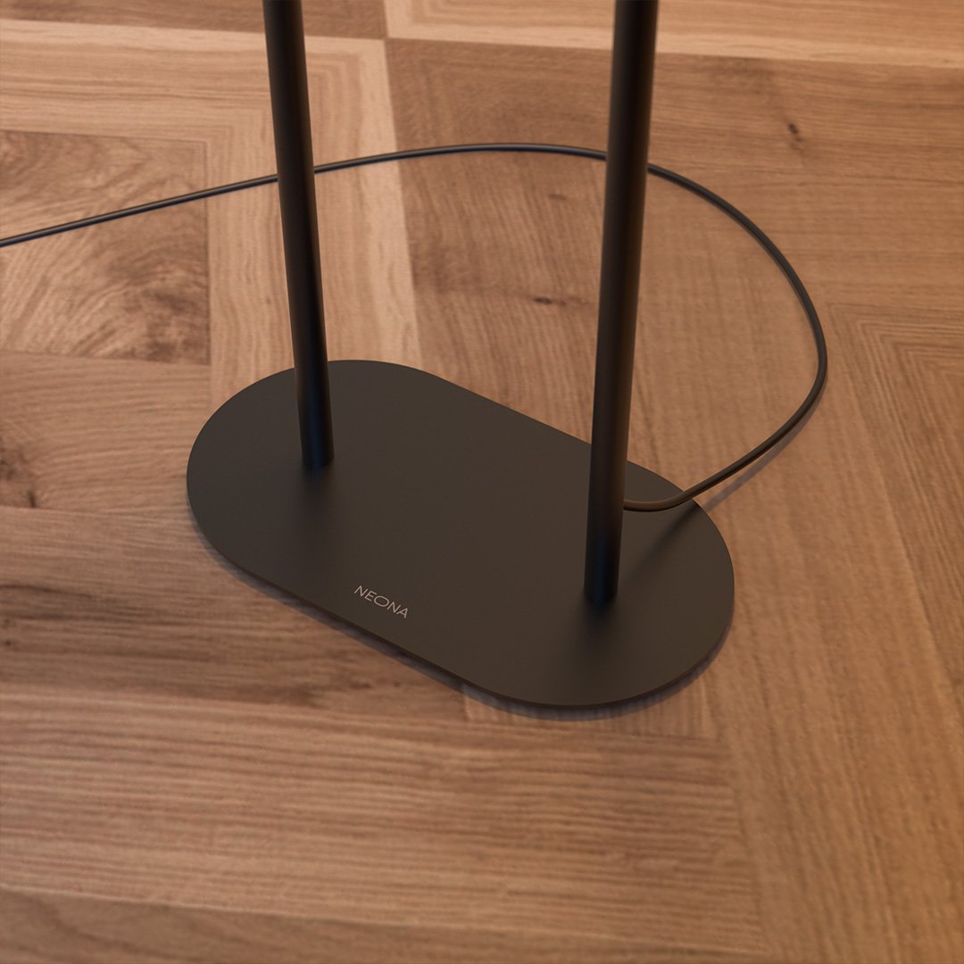 Lámpara de pie LED Romira en un salón cálido – imagen 7