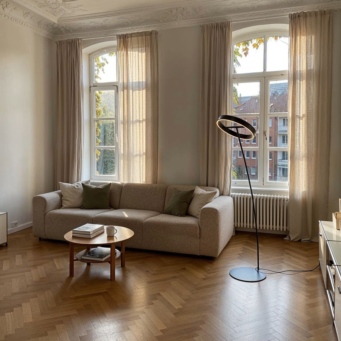Lámpara de pie LED Rotela en un salón moderno – imagen 7