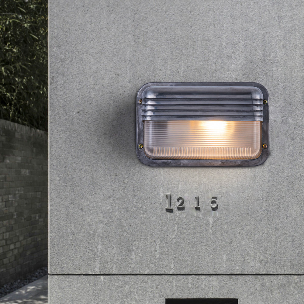 Aplique de pared exterior Marinel en la fachada de una casa – imagen 17