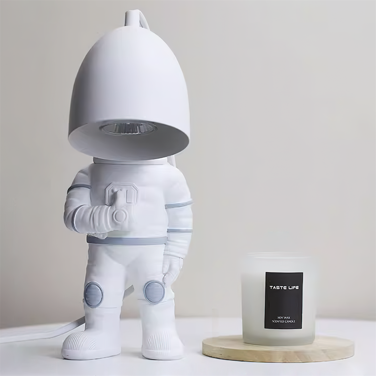 Vurex - Lámpara Calentadora de Velas Astronauta con Diseño Imaginativo y Luz Focalizada