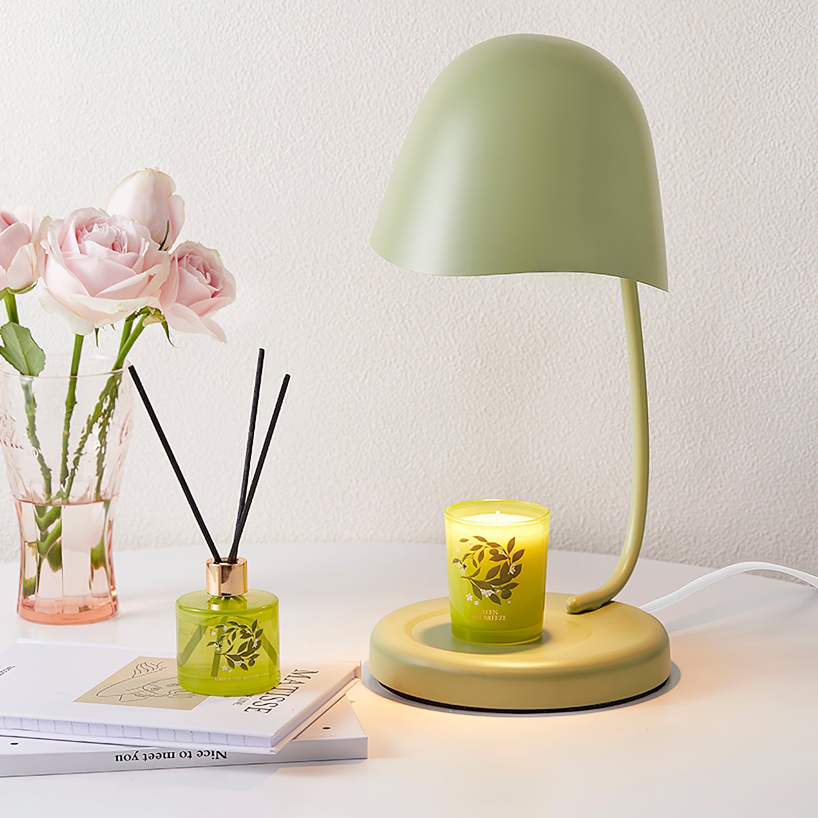 Lámpara Calentadora de Velas Color Huevo con Diseño Elegante y Ajustable 0