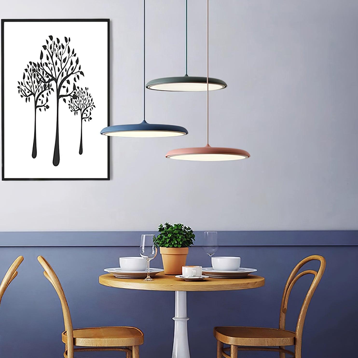 Lámpara Colgante Moderna de Metal y Acrílico con Luz Cálida - Diseño Elegante y Versátil 3