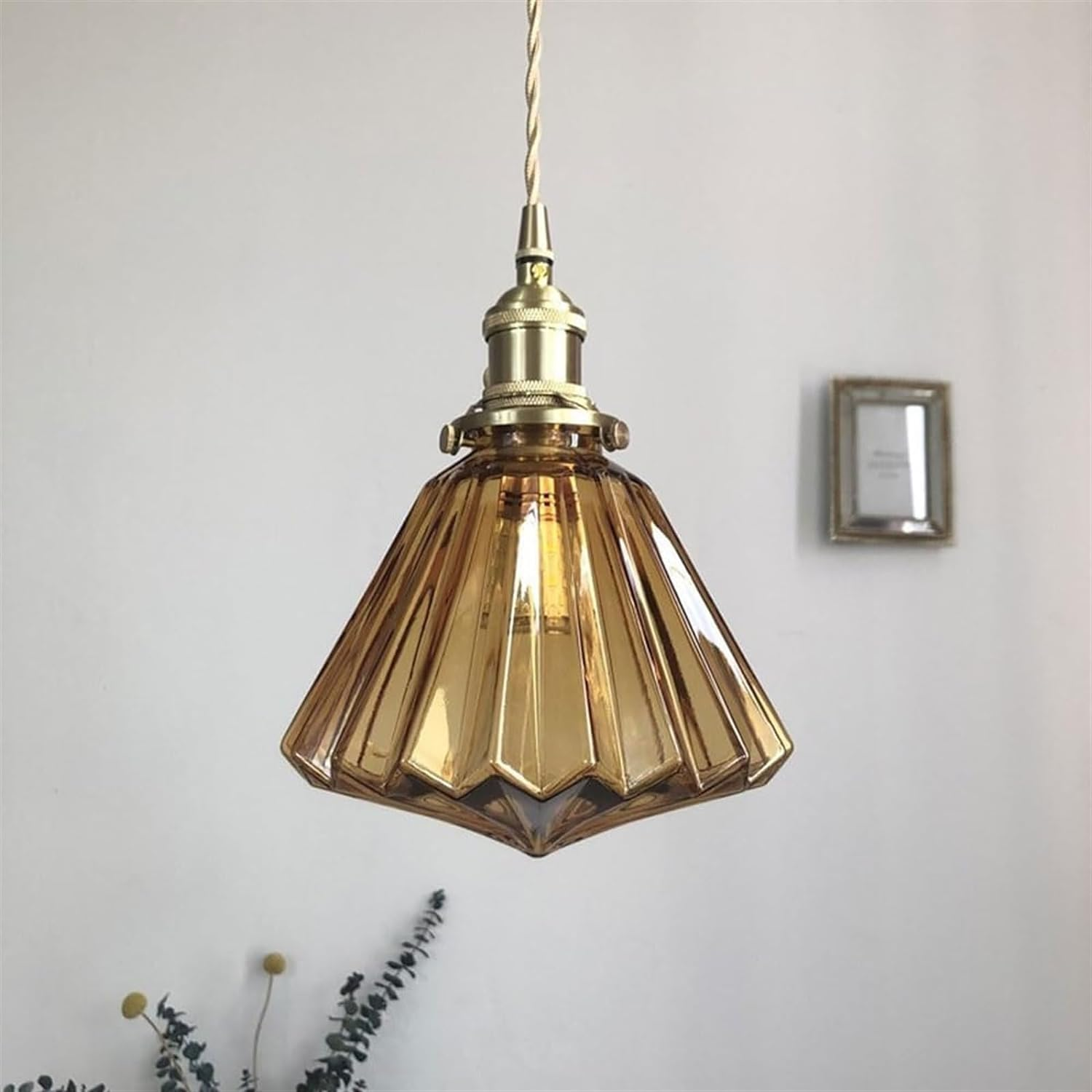 Lámpara Colgante de Cristal y Latón para Cocina – Elegante y Moderna 2