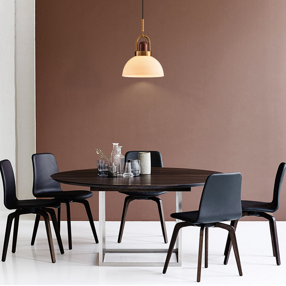 Lámpara Colgante de Vidrio con Acabado Dorado y Madera de Nogal – Diseño Elegante para Comedor y Sala de Estar 9