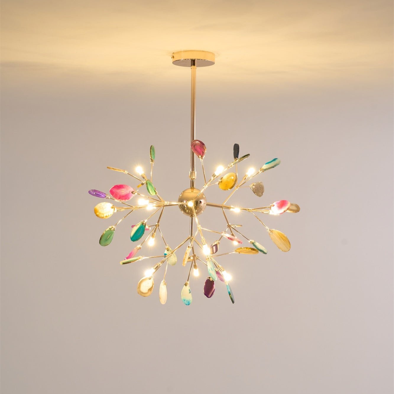 Lámpara de Araña de Ágata Multicolor con Brazo Dorado y Altura Ajustable – Diseño Elegante para Hogar y Oficina 6