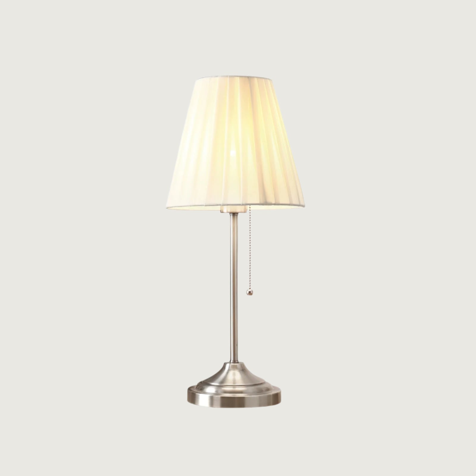 Lámpara de Mesa Arstid con Pantalla de Tela y Base de Metal – Luz Cálida y Estilo Moderno 0
