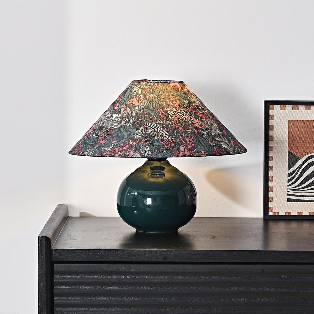 Lámpara de Mesa Botánica Kalinda Verde con Base de Cerámica y Pantalla Decorativa, Ideal para Mesita de Noche y Sobremesa 0