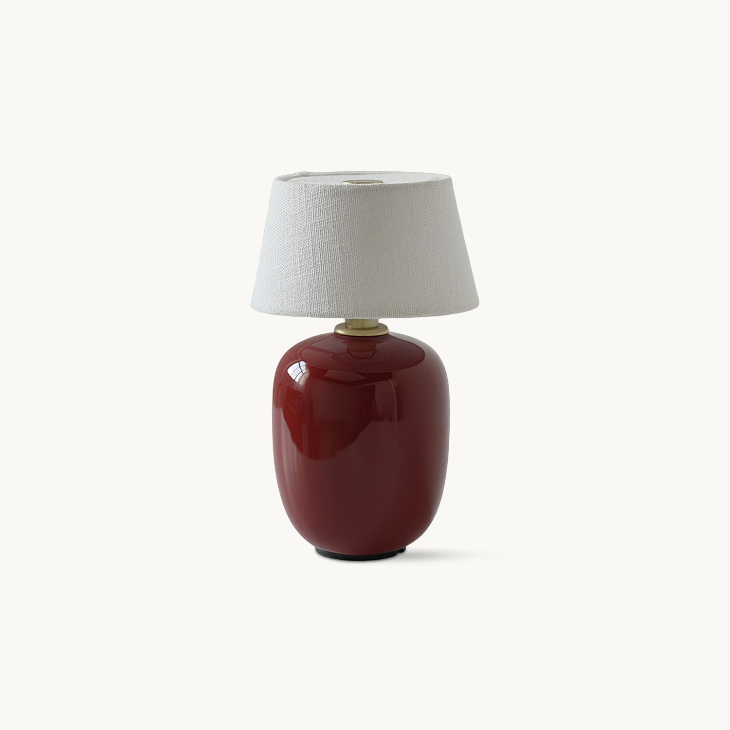 Lámpara de Mesa Compacta con Cargador USB y Control Táctil – Diseño Moderno para Escritorios y Mesitas de Noche 1