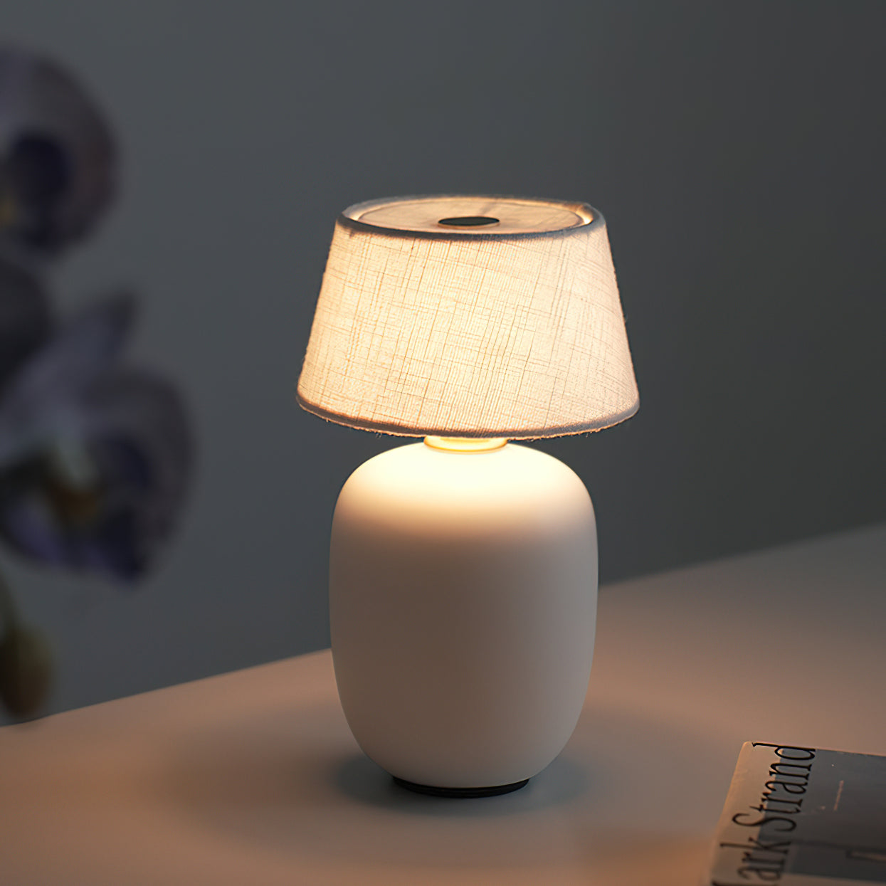 Lámpara de Mesa Compacta con Cargador USB y Control Táctil – Diseño Moderno para Escritorios y Mesitas de Noche 6