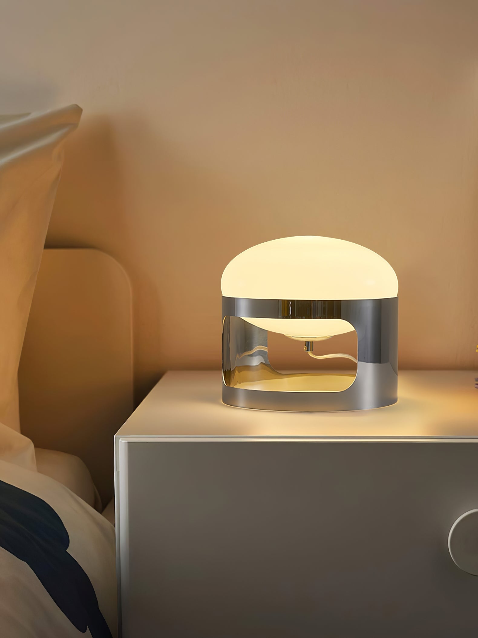 Lámpara de Mesa KD27 de Acero Inoxidable y Acrílico – Diseño Moderno en Color Plateado 8