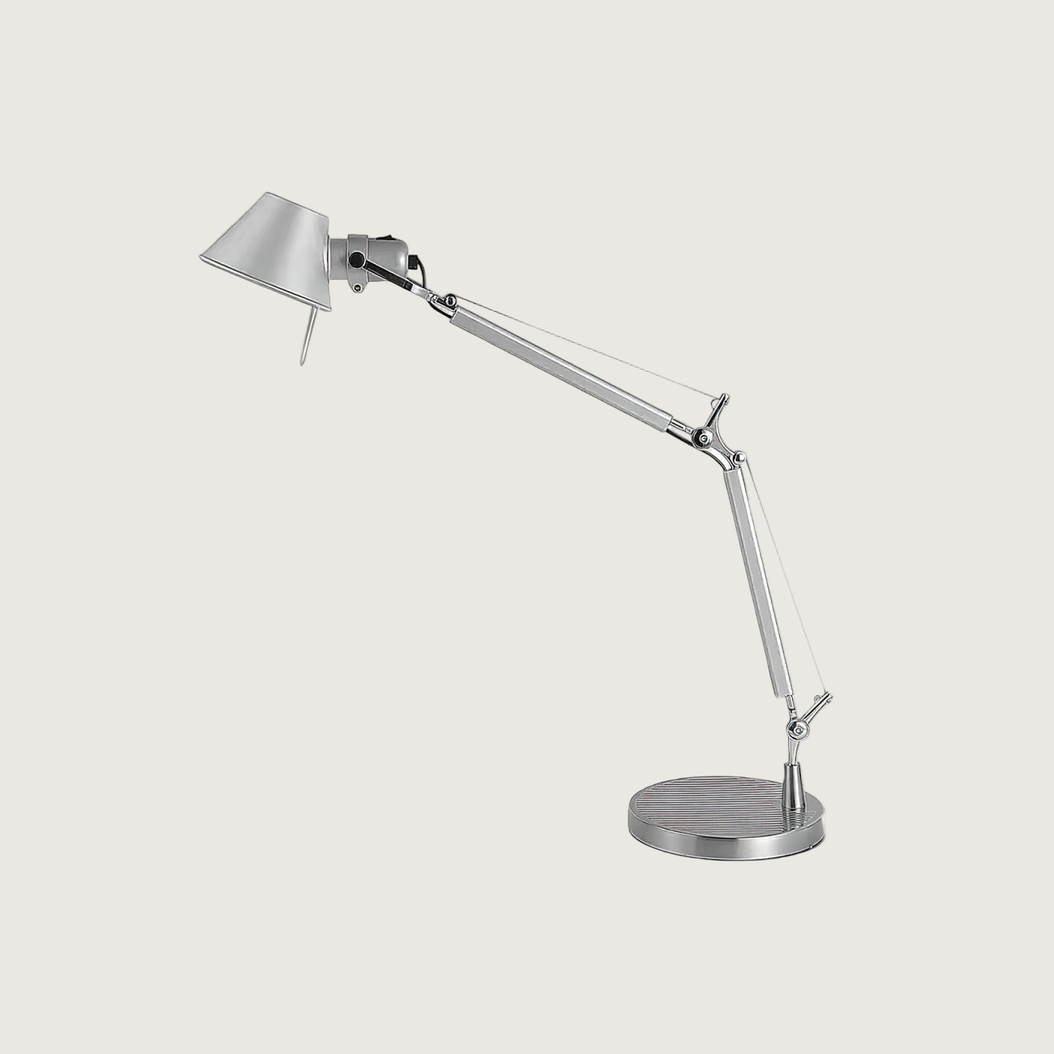 Lámpara de Mesa Moderna con Brazo Ajustable y Acabado Metálico para Oficina y Estudio 1