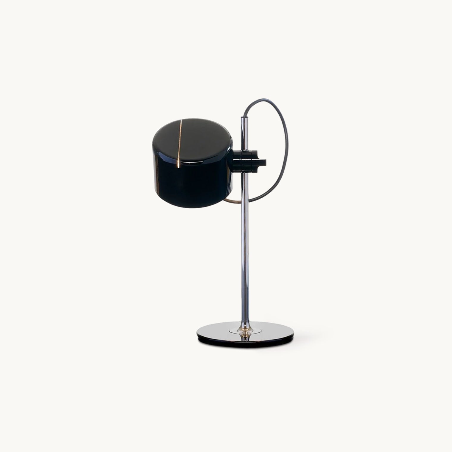 Lámpara de Mesa Moderna con Pantalla Ajustable y Base de Disco en Cromo – Ideal para Escritorio y Mesita de Noche 1