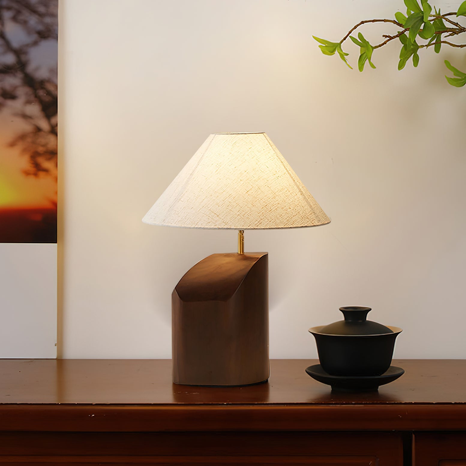 Lámpara de Mesa Moderna de Madera de Nogal con Pantalla de Tela Blanca – Diseño Escultural 6