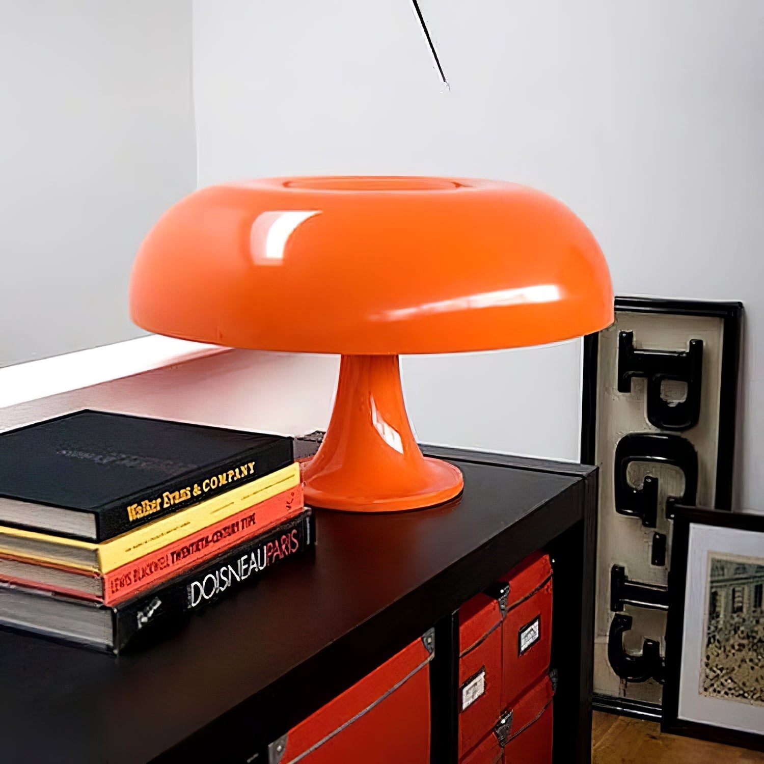 Lámpara de Mesa Nesso de Estilo Moderno en Colores Naranja y Blanco – Diseño Futurista 7