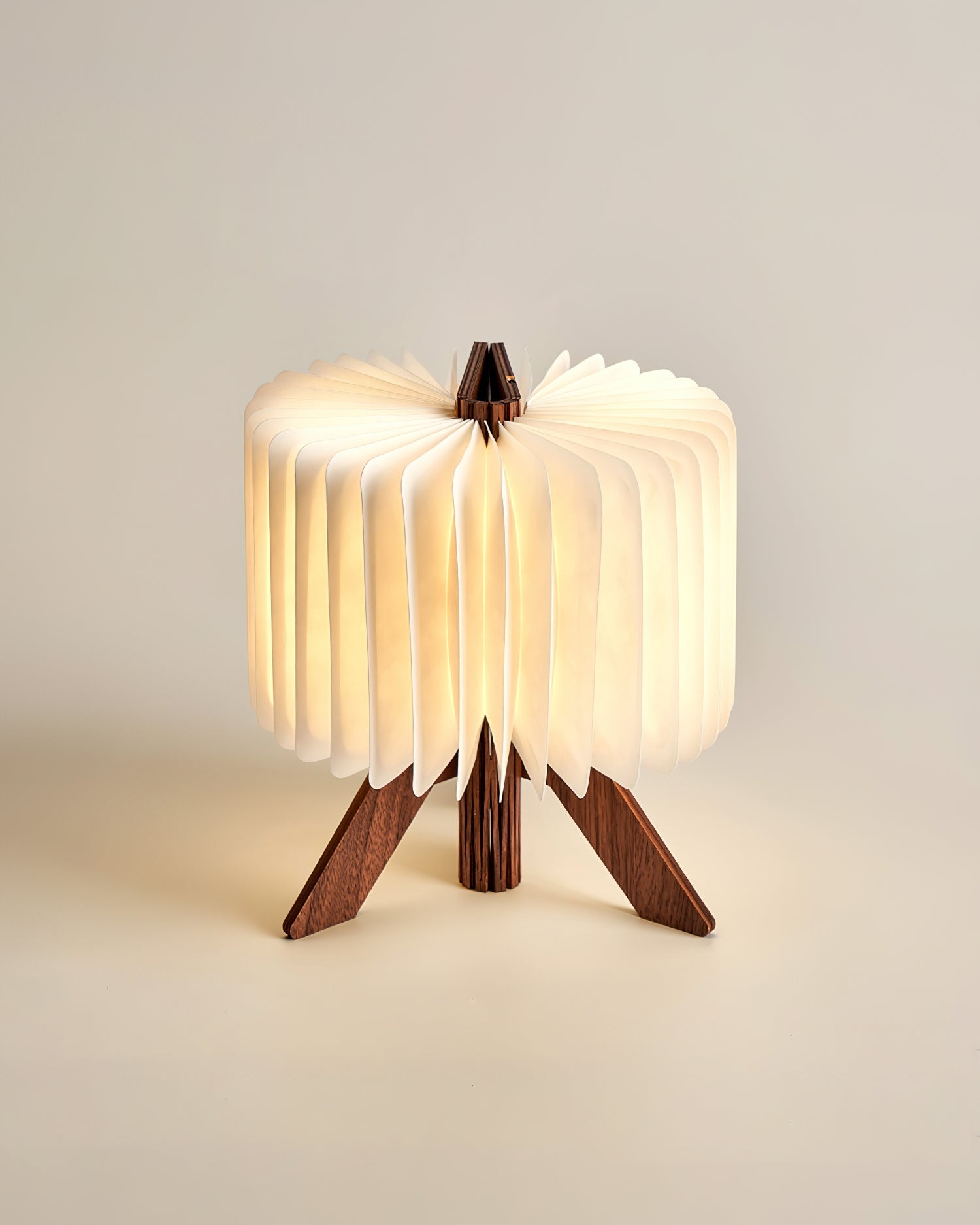 Lámpara de Mesa Plegable de Madera y Pantalla de Papel DuPont – Diseño Moderno y Funcional para Mesita de Noche 3