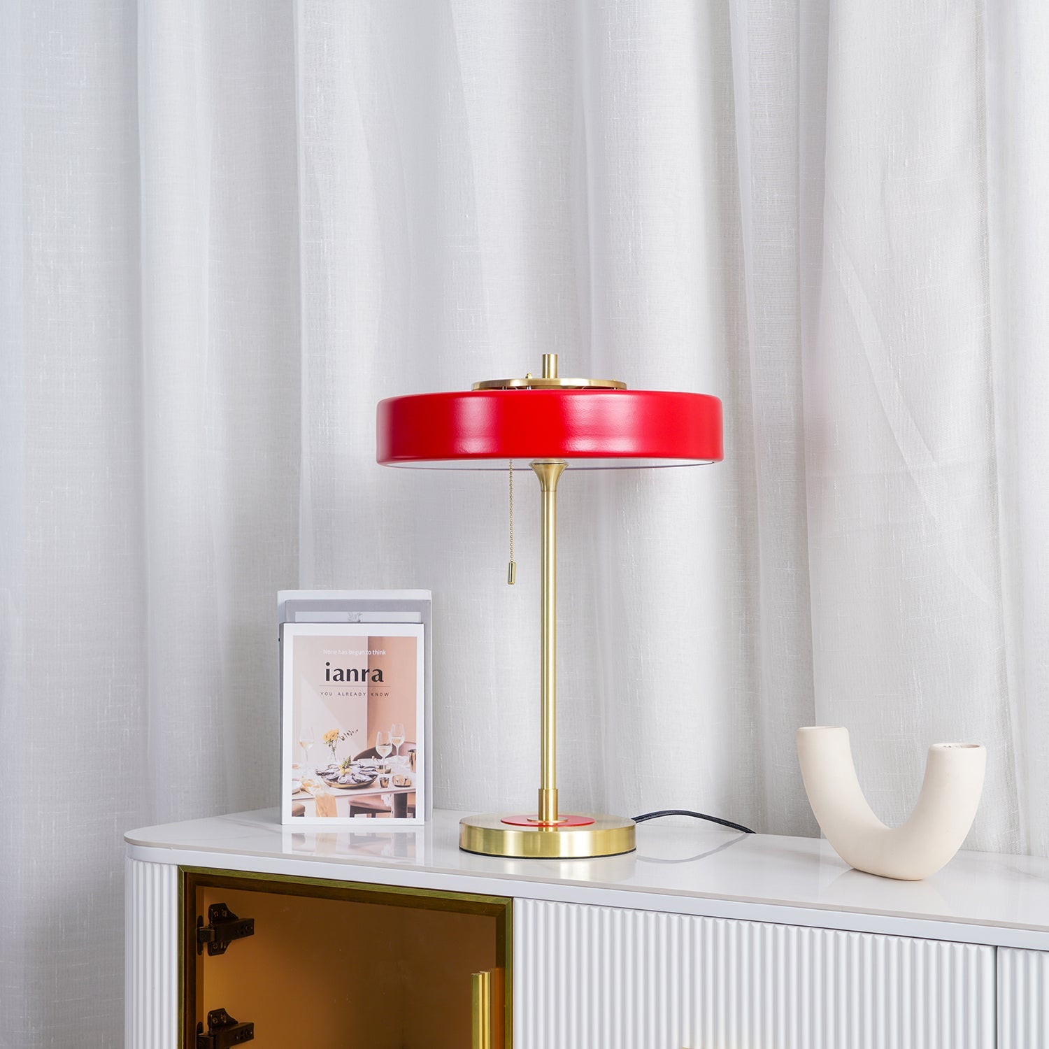 Lámpara de Mesa Revolve con Difusor Acrílico y Base de Metal – Estilo Contemporáneo 3