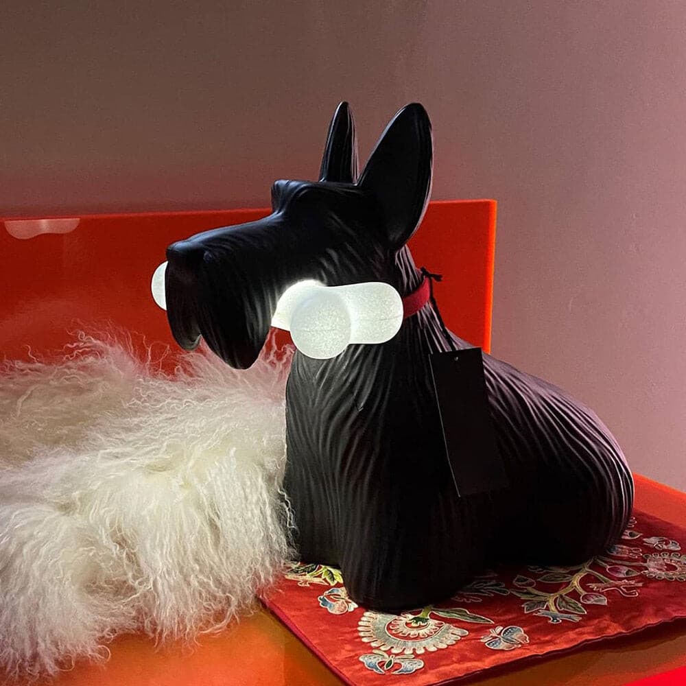 Lámpara de Mesa Scottie con Diseño Divertido y Luz LED Integrada - 43 cm 2