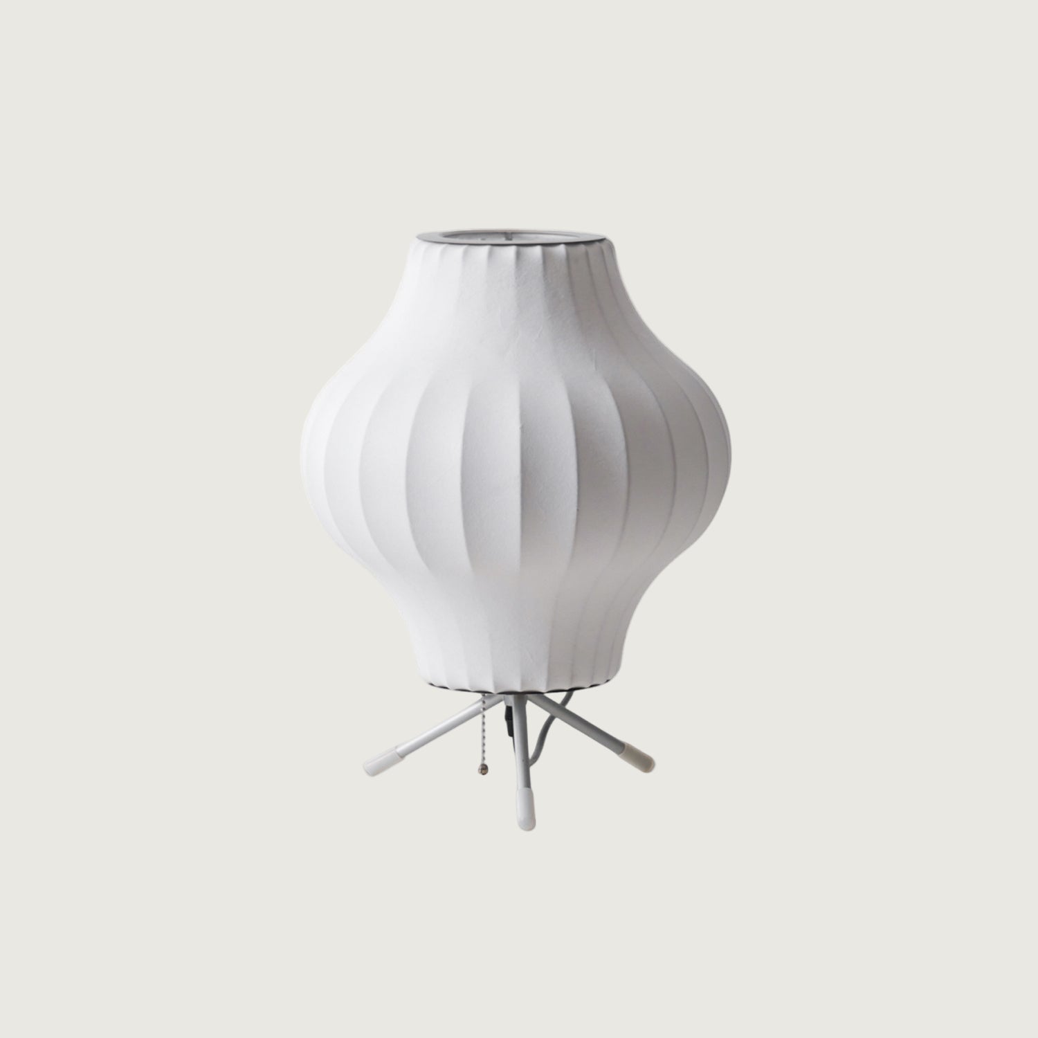Lámpara de Mesa Tripode con Pantalla Blanca y Base de Acero – Disponible en Varios Tamaños 1