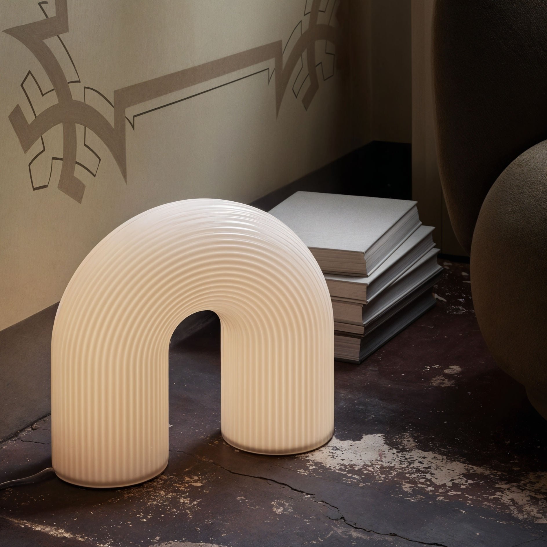 Lámpara de Mesa Vuelta Arch Moderna con Iluminación LED Integrada - Diseño Elegante para Mesita de Noche o Escritorio 7