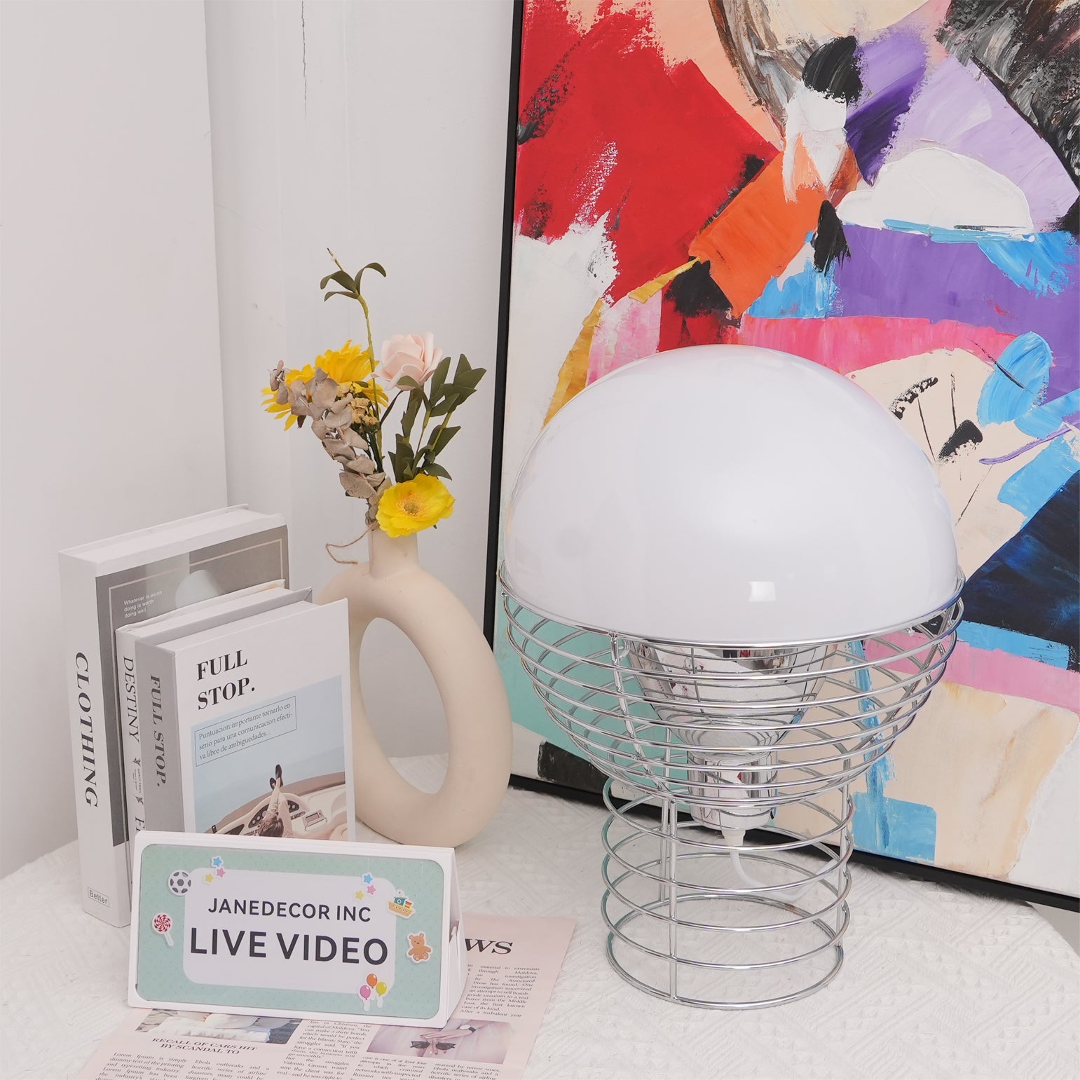 Lámpara de Mesa de Alambre Minimalista con Acabado Metálico – Ideal para Interiores Modernos, Compatible con Bombillas E26/E27 1