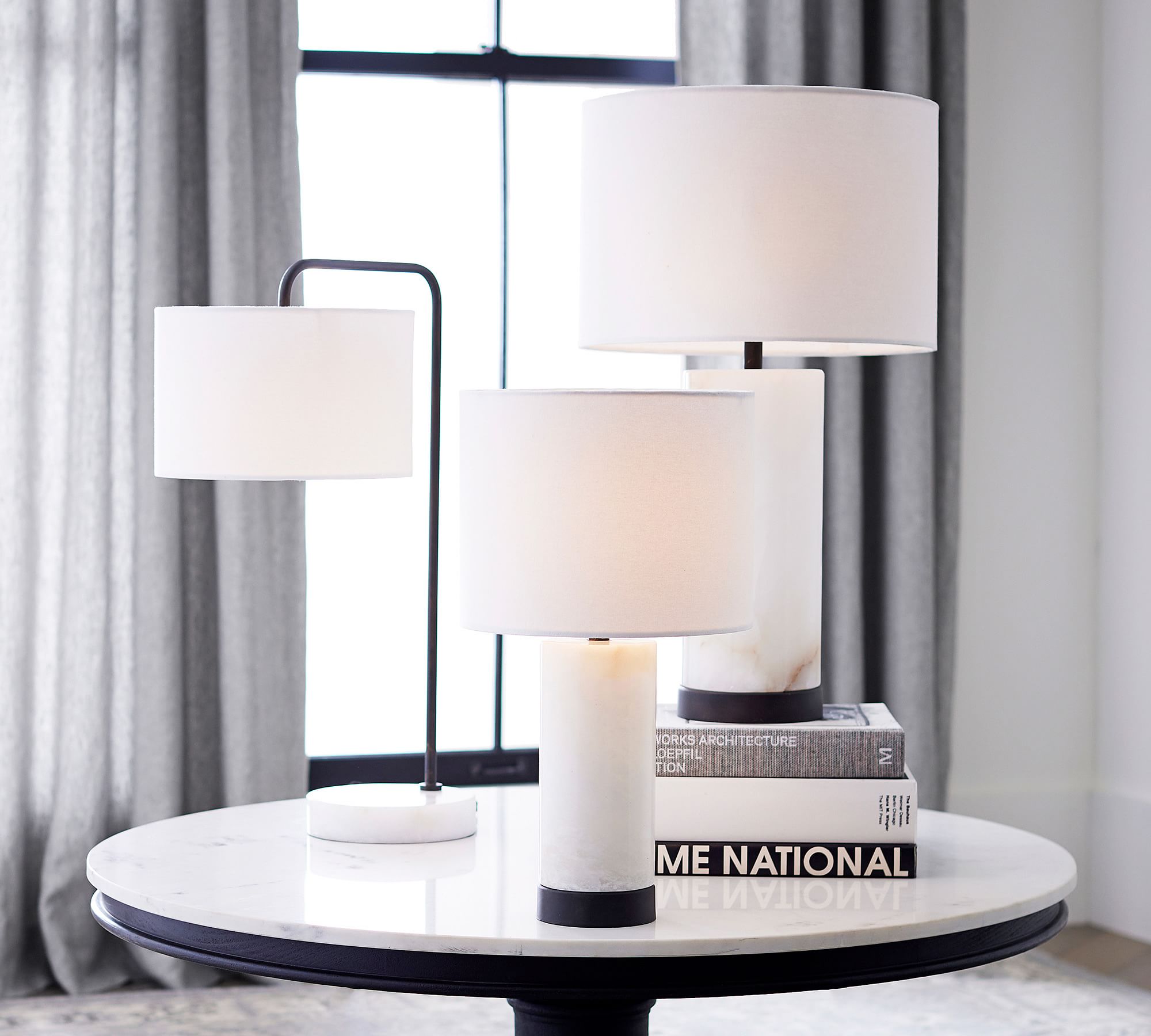 Lámpara de Mesa de Mármol Blanco con Pantalla de Lino, Elegante Lámpara Sobremesa para Decoración y Iluminación Interior 3