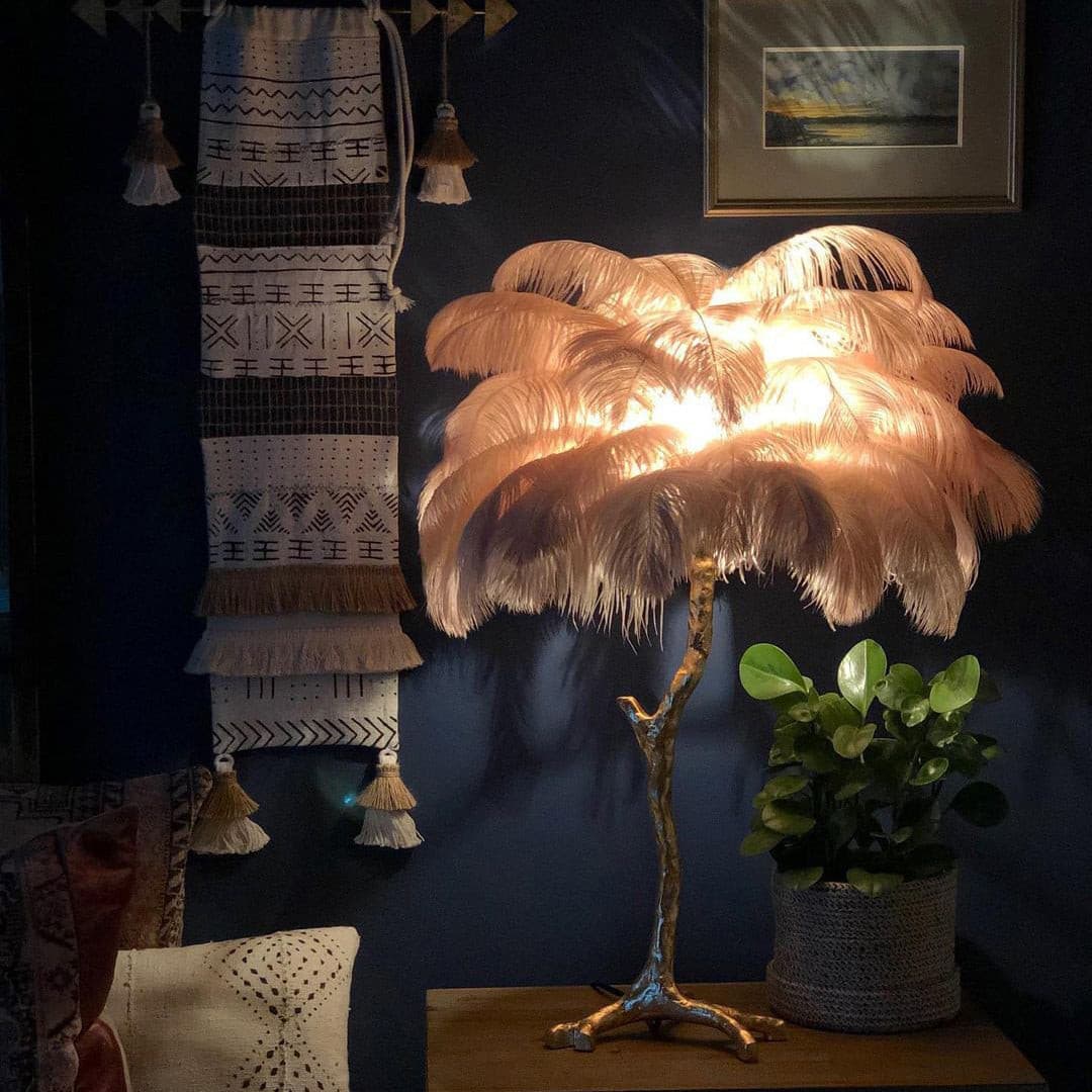 Lámpara de Mesa de Plumas de Avestruz con Base de Latón – Decoración Elegante para el Hogar 4